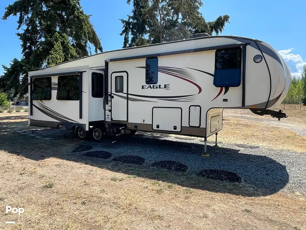 POPRVs's tweet image. Today's Featured Rig: 2016 Eagle 321RSTS for sale in Sequim, Washington @ $31.1k #letsjayco @jaycorvs Text or call Steve at (253) 670-5771. dlvr.it/TFL161
