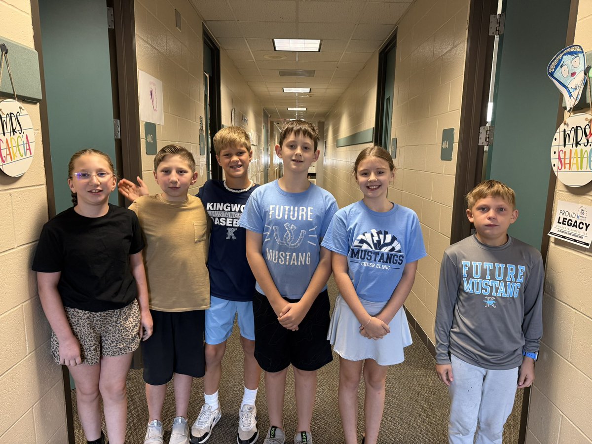 Future Mustangs! Our 5th grade HHE Roadrunners are dressed like high schoolers! 😊 
Ms. Garcia and Ms. Shane love seeing our students dressed up.
#FutureMustang 
<a href="/HumbleISD_HHE/">Hidden Hollow Elementary</a>