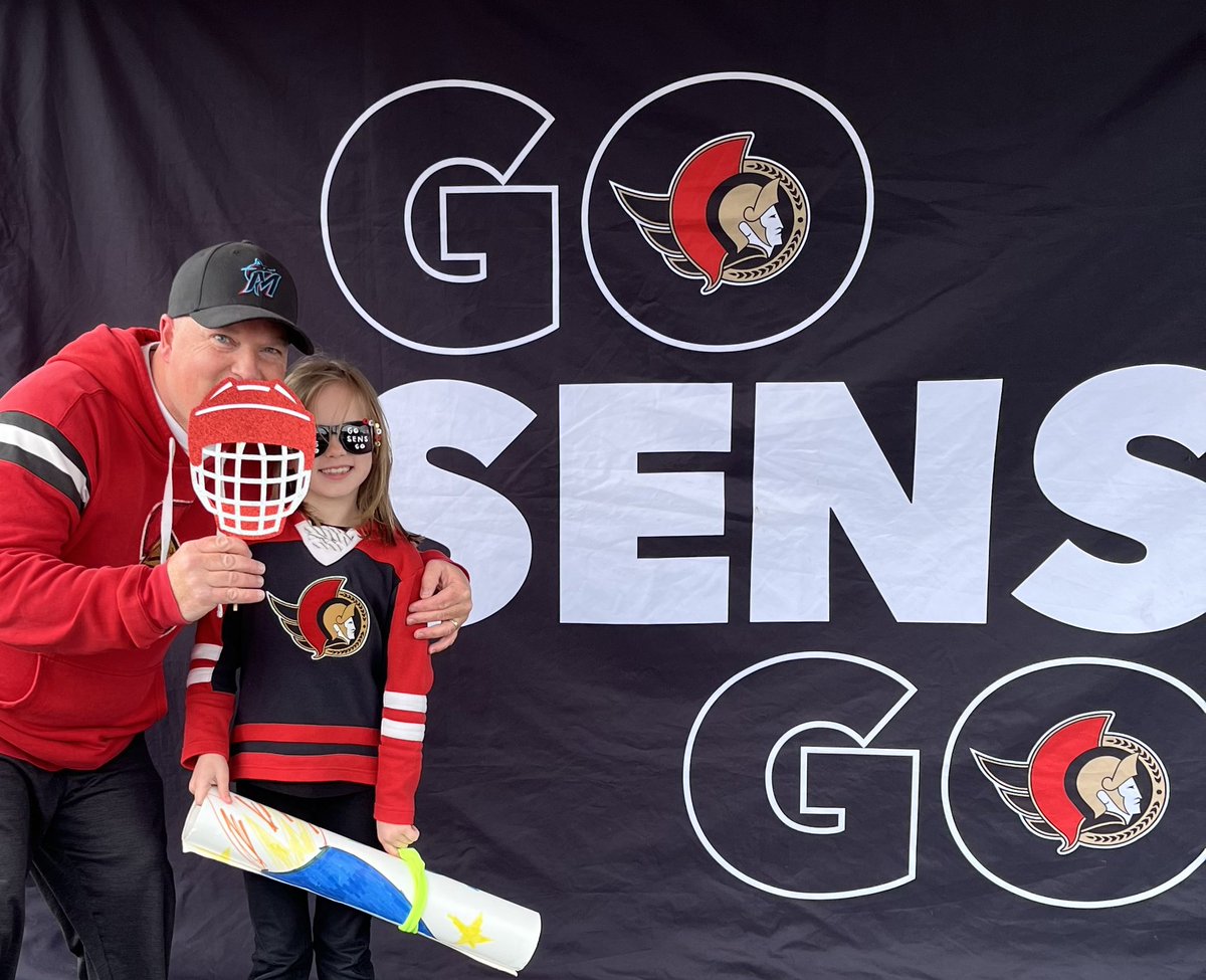 Mr. Skinner (@mrskinnerocsb) on Twitter photo Happy Thanksgiving from the <a href="/Senators/">Ottawa Senators</a> game! My daughter and I hope you are having a wonderful long weekend with family and friends! Happy Thanksgiving from the <a href="/Senators/">Ottawa Senators</a> game! My daughter and I hope you are having a wonderful long weekend with family and friends!