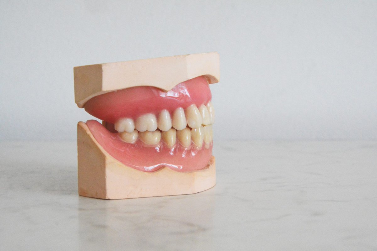 BandB_Dental's tweet image. 🦷 Struggling in your studies? Boost memory with association techniques! Link study material to positives for effective prep 👉 buff.ly/3riM98S #StudySmarter #DentalStudents #INBDEPrep #BBDental