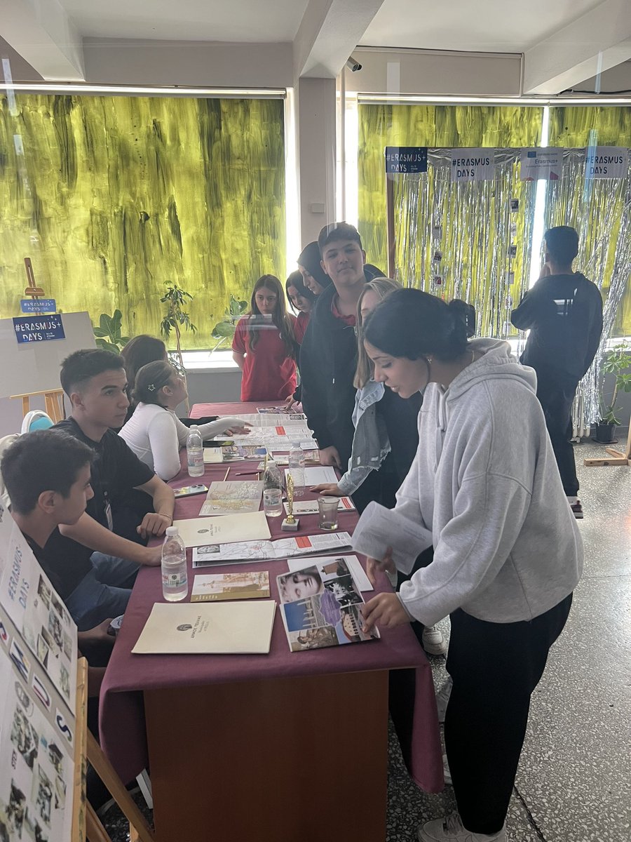 AnafartalAl's tweet photo. #ErasmusDays enriching lives, opening minds! Bizimde hayatımıza dokunduğun için teşekkür ederiz. @ulusalajans @ArgeDenizli @denizlimem @emre_caliskan @mhtcimen @YTEMEL3 https://t.co/ol2TnuHDi0