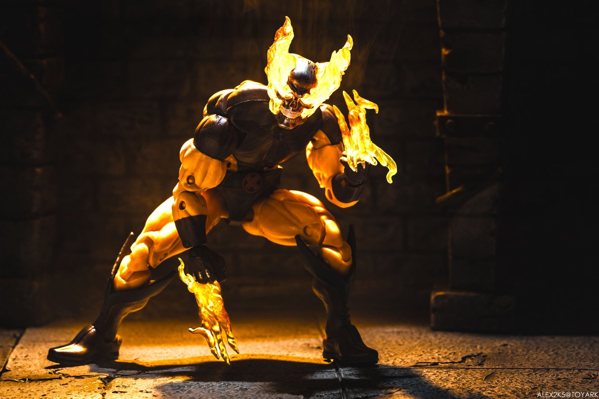 alx2k5's tweet image. A couple of my favs from the @Toyark fire photo shoot. I don't shoot as much anymore, and I haven't shot Marvel Legends in a while, but when I do it's usually a fun time! My fire nook on the shelf has begun! @DanYunIsTrying @Ryan_Ting @hasbropulse @Marvel