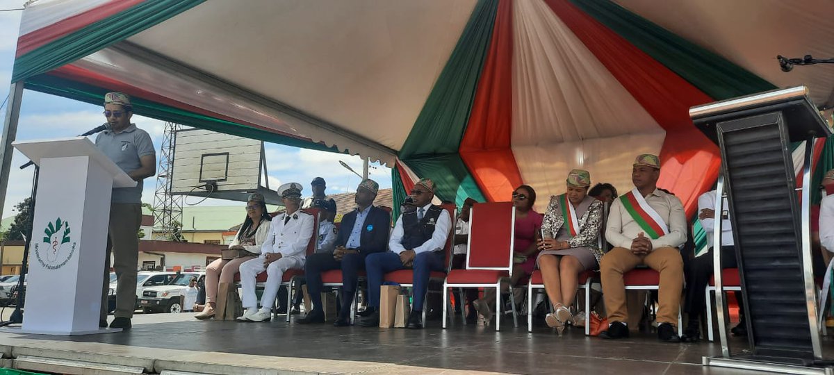 Mdg🇲🇬 a lancé ce jour, une campagne de vaccination contre la #polio, la #rougeole, et un grand rattrapage!

▶️ Du 15 au 19 oct. 5 546 154 enfts de 0 à 59 mois sont attendus pour le vaccin contre la polio et 4 721 333 enfts de 9 à 59 mois pour le vaccin contre la rougeole.