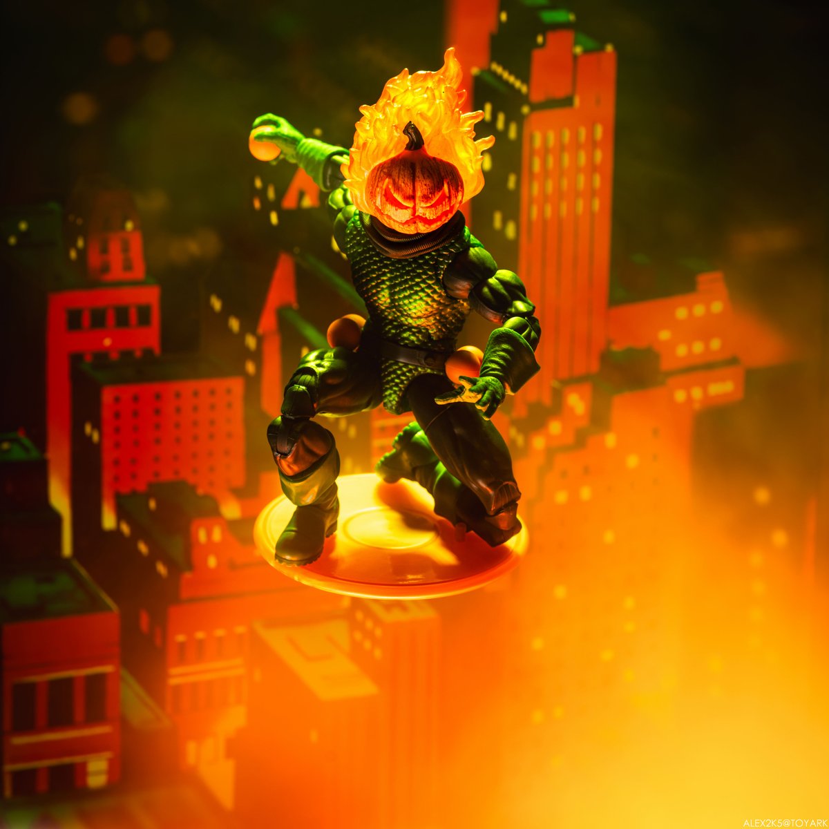 alx2k5's tweet image. A couple of my favs from the @Toyark fire photo shoot. I don't shoot as much anymore, and I haven't shot Marvel Legends in a while, but when I do it's usually a fun time! My fire nook on the shelf has begun! @DanYunIsTrying @Ryan_Ting @hasbropulse @Marvel