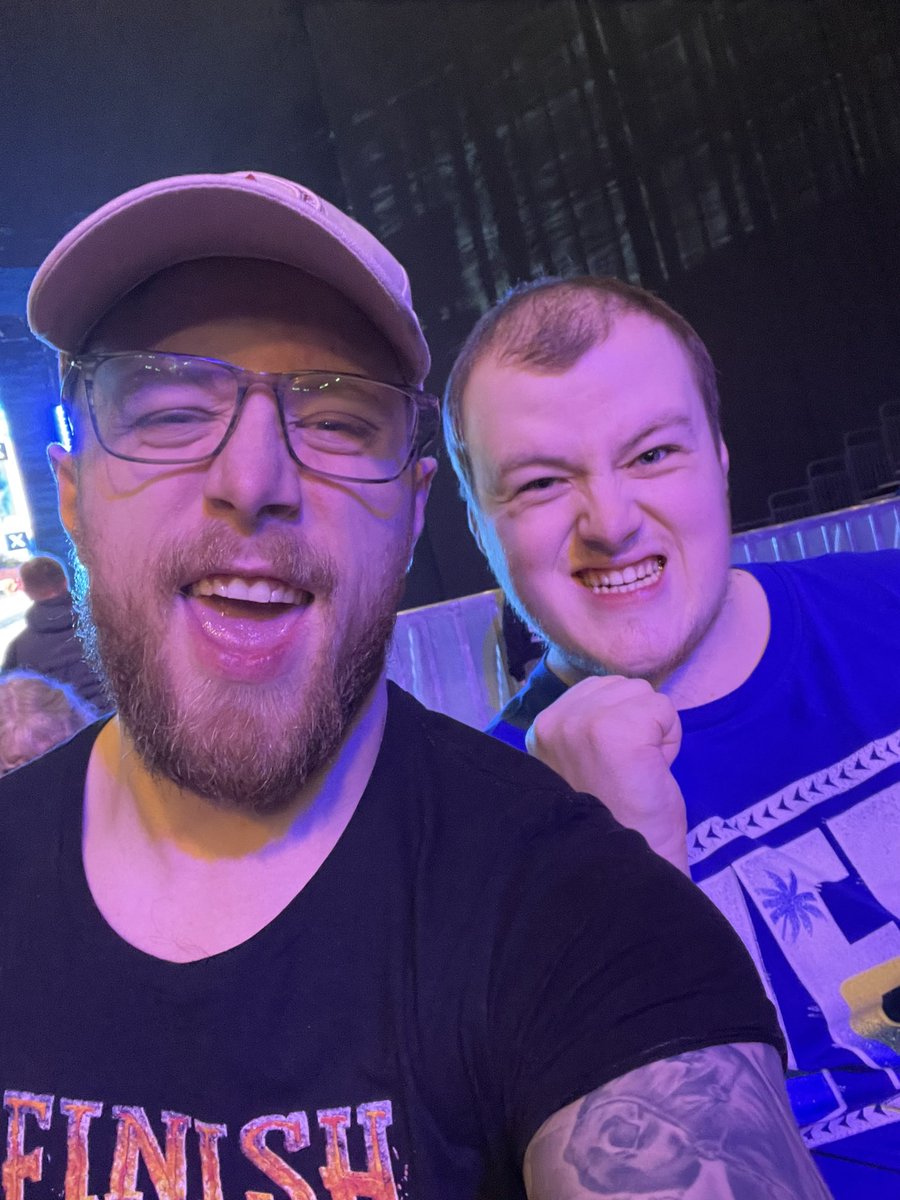 ItsBatez's tweet photo. We are here #WWELiverpool https://t.co/oa63Fcke9j
