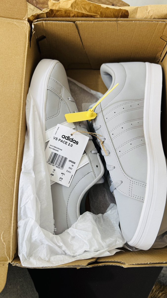 shivaverma_30's tweet photo. Hello @MyntraSupport very disappointed with your service and with customer support because I recently ordered a pair of shoes for me and I received totally wrong product/different product which I didn’t ordered and when I raise complain, they said we can’t help you in that
Help🚨 https://t.co/n07A6qo9Sb