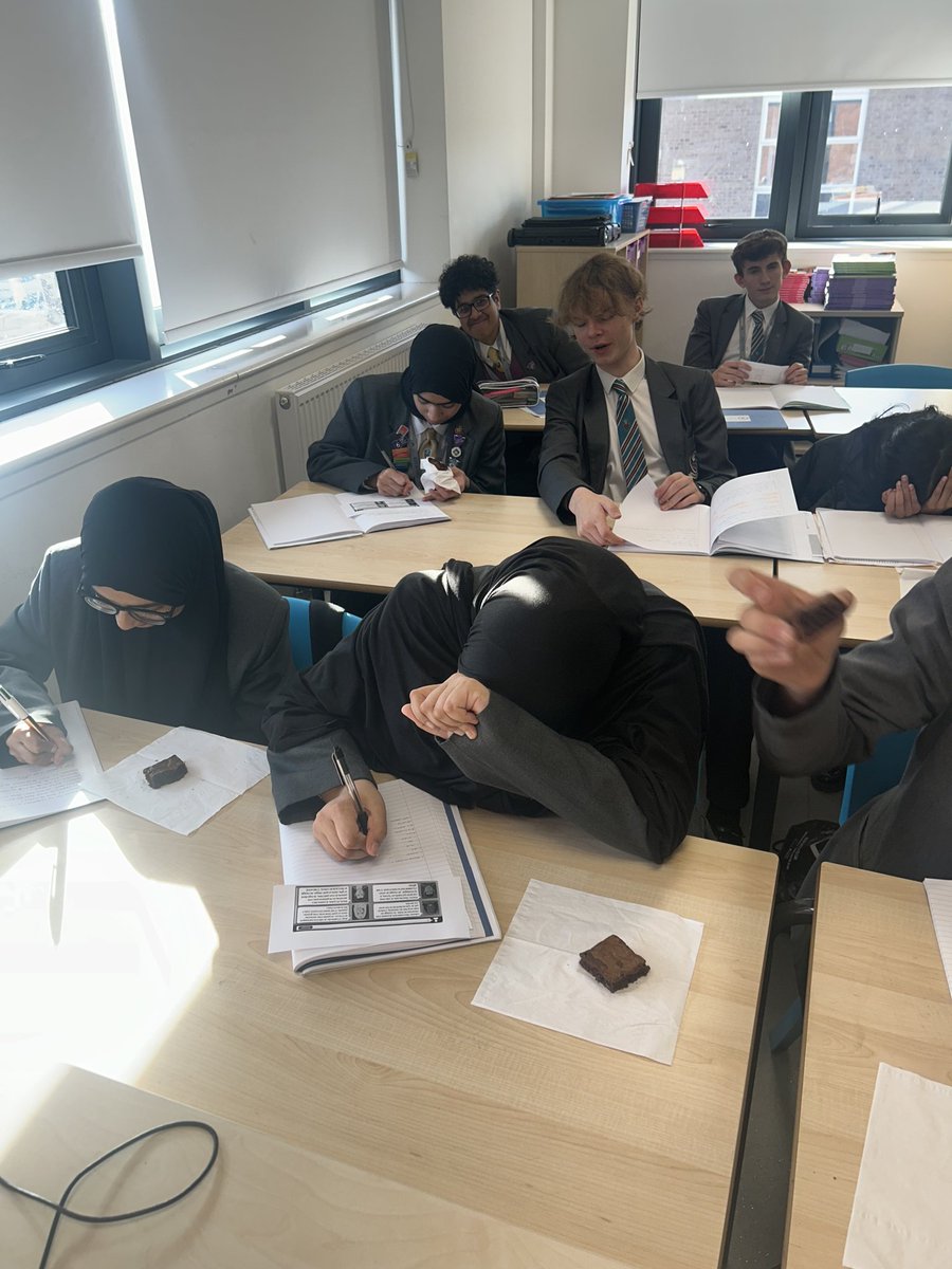 Sharples MFL (@sharplesmfl) on Twitter photo Umaynah made brownies to fuel French ALS this afternoon! Merci Umaynah! 🇨🇵 <a href="/SharplesSchool/">Sharples School</a> Umaynah made brownies to fuel French ALS this afternoon! Merci Umaynah! 🇨🇵 <a href="/SharplesSchool/">Sharples School</a>