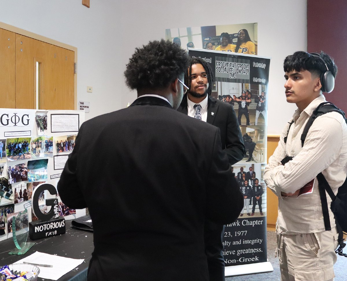 UMESNews's tweet photo. On Saturday, Oct. 12, the Groove Phi Groove Social Fellowship celebrated 62 years of brotherhood since 1962! Happy Founders’ Day to the Grooves on the Moves! ⚫️⚪️ #gphig #groovephigroove https://t.co/VWwVNHS1bF