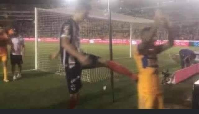 LaFuerzaRayada's tweet photo. ¡VIVA EL ANTI!

SOBRE DE ELLOS 💪 https://t.co/sDdhWwaV84