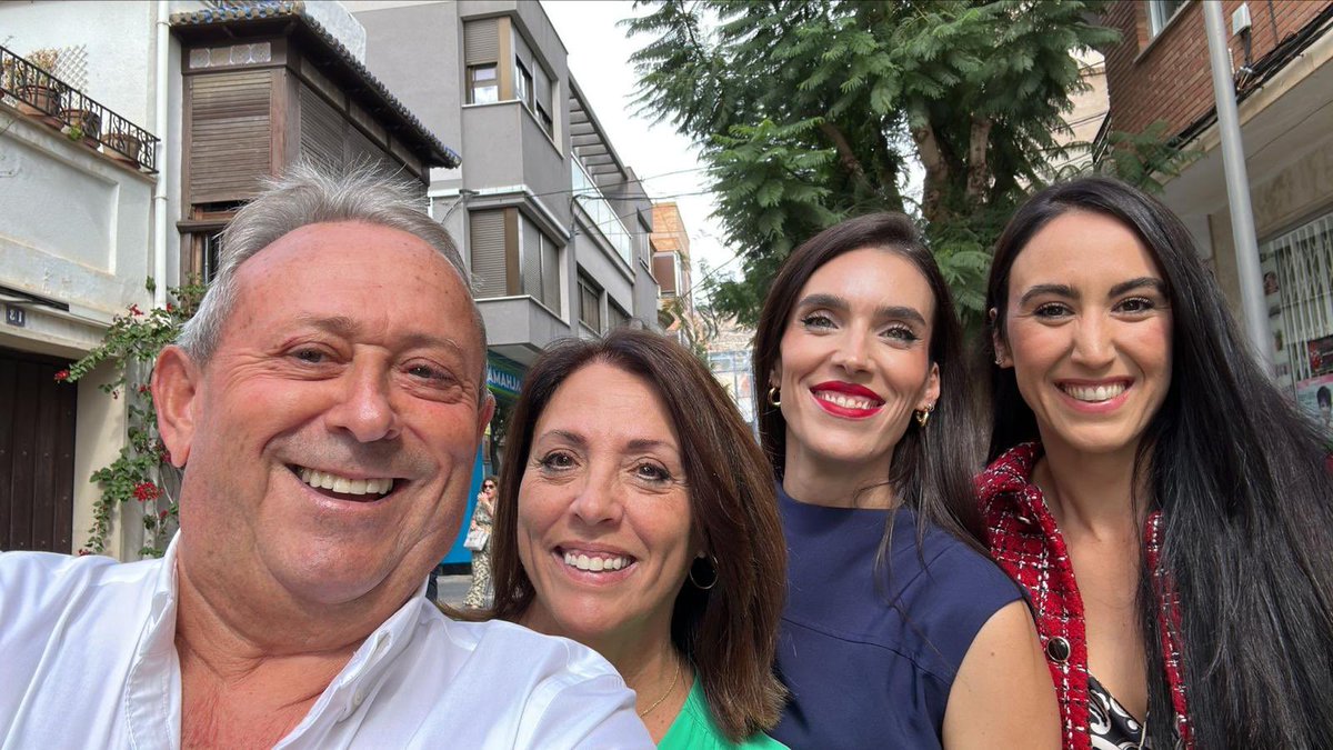 Cerramos la Feria en honor a nuestra Patrona, la Virgen del Rosario, felices por todo lo vivido.

Gracias a los que cada año las seguís haciendo el posible manteniendo vivas nuestras tradiciones. 

Gracias por vuestro trabajo compañeros, sin vosotros no hubiese sido posible.