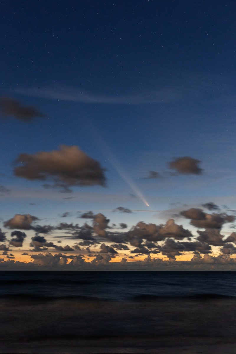 Šoreiz ar skaidru laiku paveicās Rietumkrastā... 
Tiesa, prieki bija īsi - mākoņi un Mēness
Aste gan ir gara.
Komēta #C2023 A3 Tsuchinshan-ATLAS

Pape.
14. X. 2024