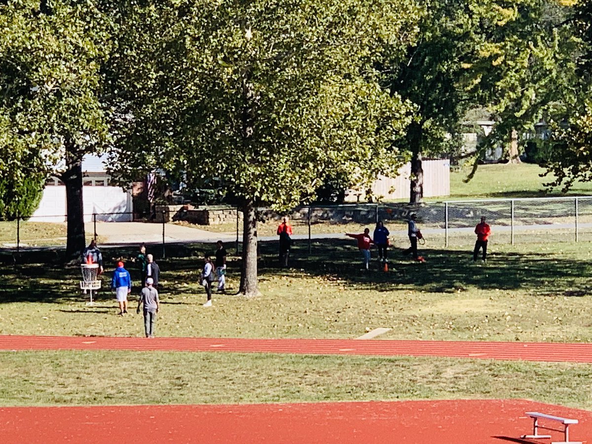 BrittanyGonser's tweet photo. We always have the BEST time at WEST! Disc golf with PE and Health was so fun! @SMWestOffice @KristieDarby @mattanders84 #allinsmsd https://t.co/ZGLJ0GmgCq