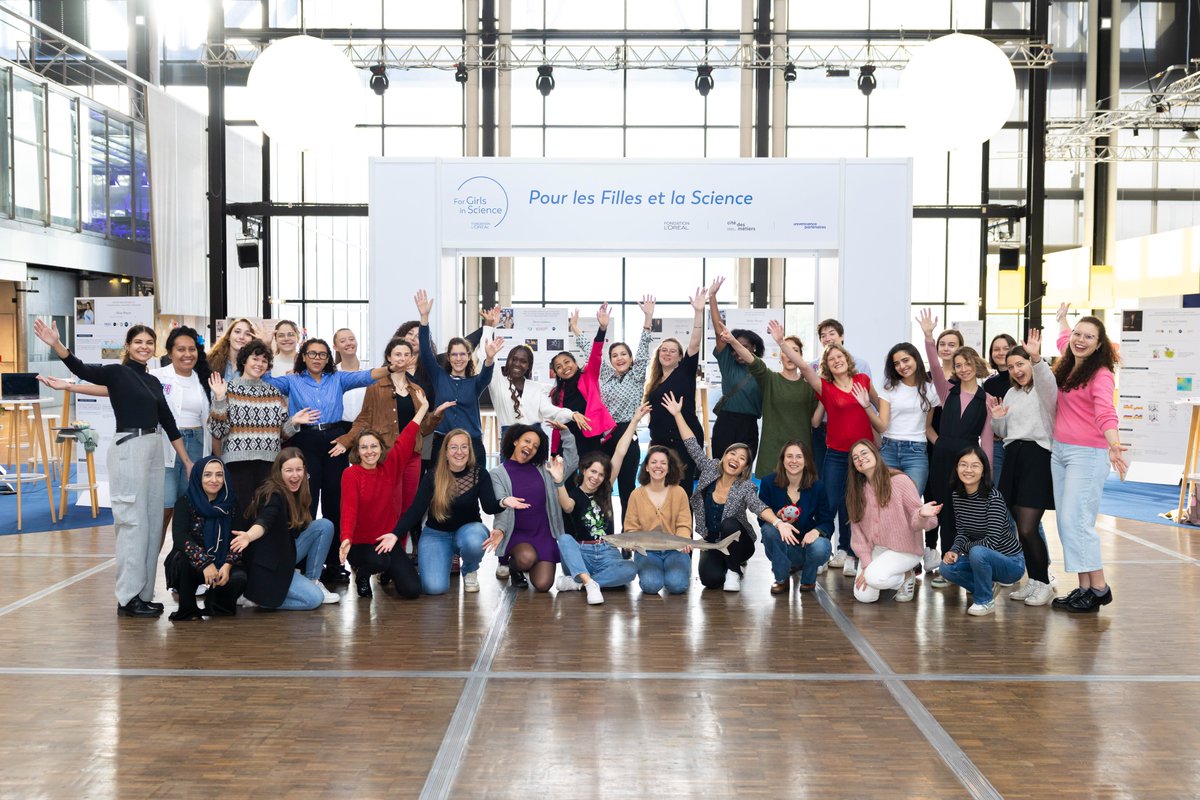 Last week, I had the chance to meet high school students at <a href="/citedessciences/">Cité des sciences et de l'industrie</a> 🔬 A fantastic opportunity to share my work, discuss gender inequalities in science and break stereotypes - scientifics come in all forms, including women! 👩‍🔬💡#FWIS2024 #WomenInScience <a href="/FondationLOreal/">Fondation L'Oréal</a>