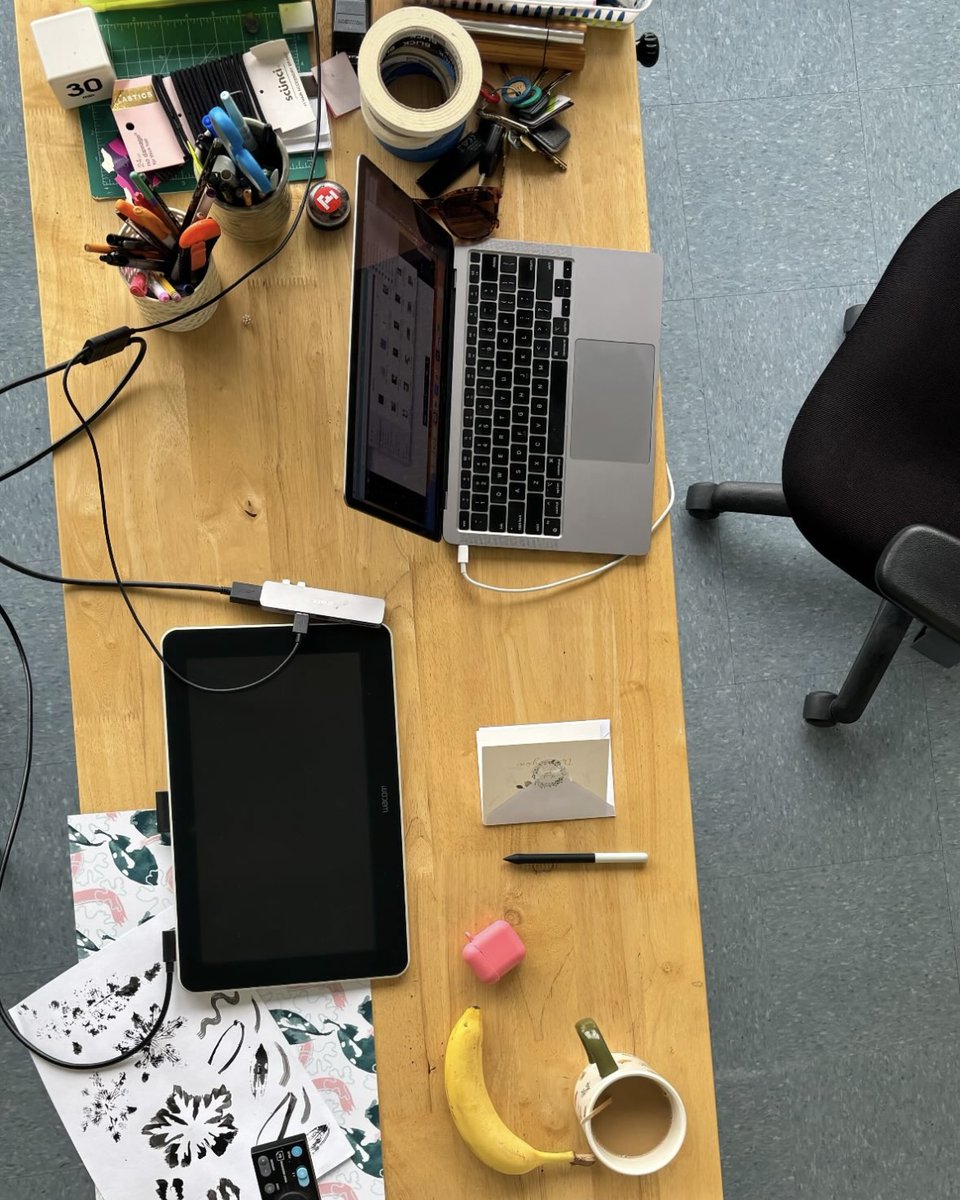 wacomedu's tweet photo. #WacomWorkspace: Art Teacher Edition! ๐จ๐งโ๐จโ๏ธ๐ป๐
You can just feel the creative magic in Clare's classroom โจ In need of lesson plan inspiration? Be sure to give Artful Ideas (https://t.co/uWD3f1UJ3o) a follow! ๐ก
#WacomForEducation #DigitalArt #ArtTeacher #WacomOne https://t.co/b1aDFMpcyA