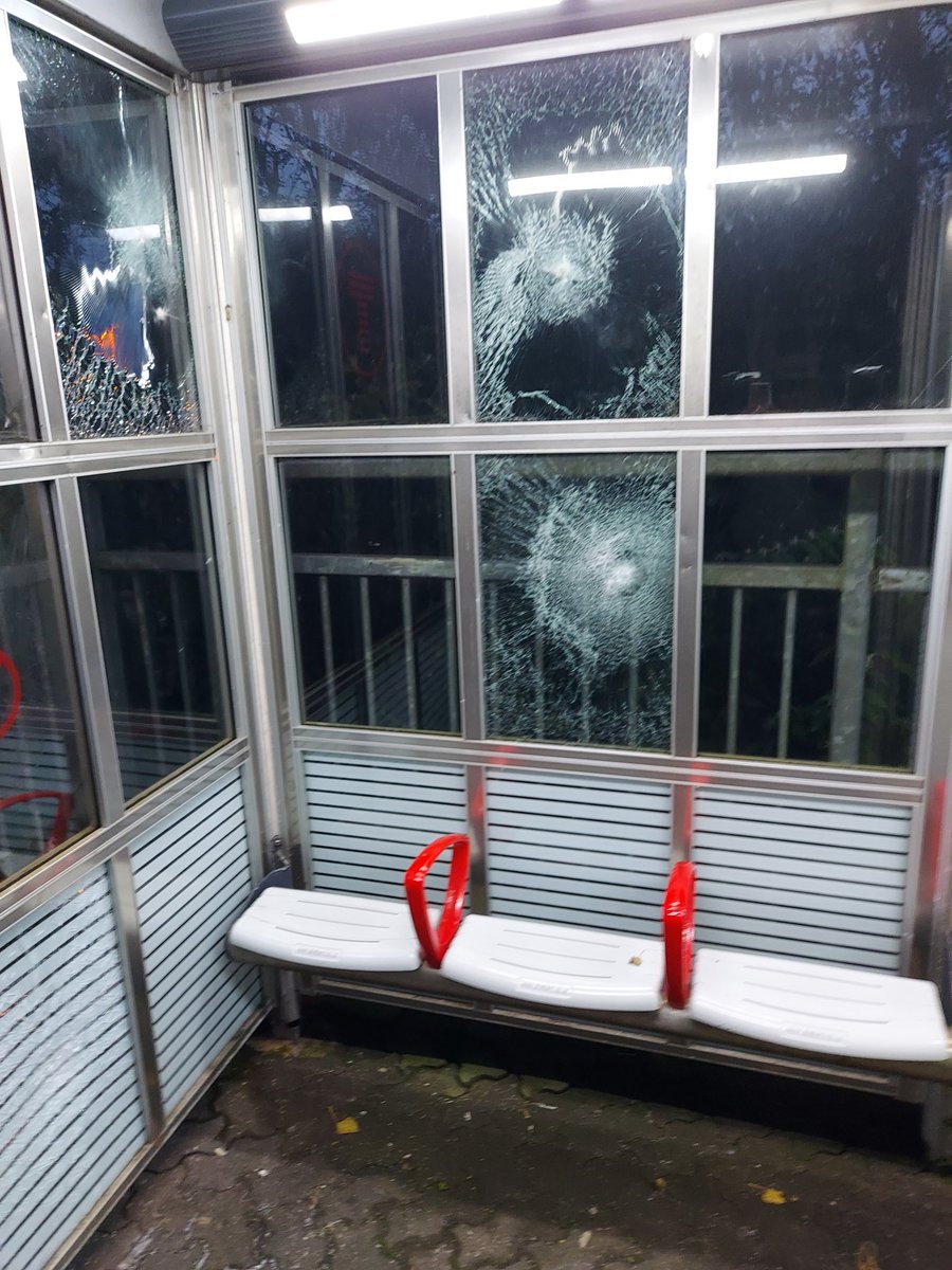 RhydMann's tweet photo. @transport_wales Baglan platform 1 (westbound) shelter heavily damaged glass panels. @BTP https://t.co/jQze1OXEWS