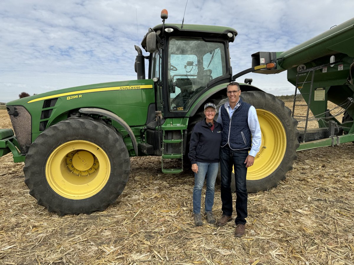 Field visit from Rep Feenstra!  Thank you Congressman for all you do for the@Iowa Corn farmers!  Keep up the good work and@get that farm bill passed!