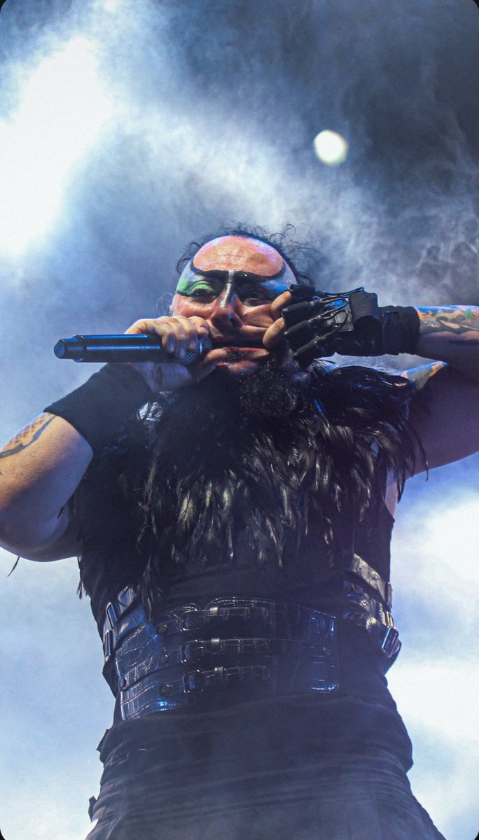 “bir an olsun gülmedim”