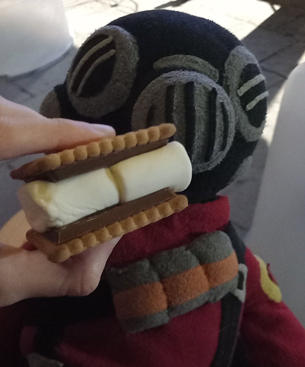 pyro wants a s'more :3