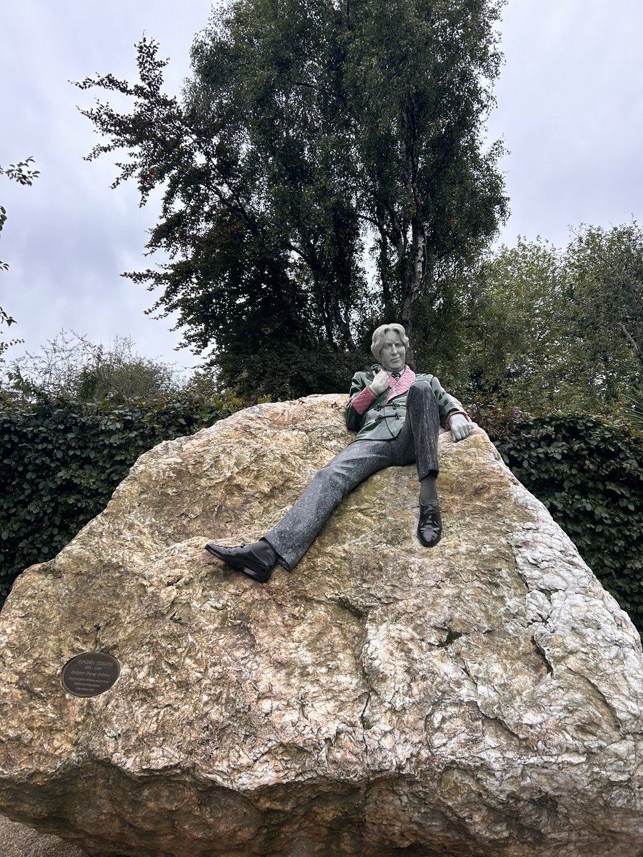 Started the holidays with a very English Teacher vibe 📚🇮🇪