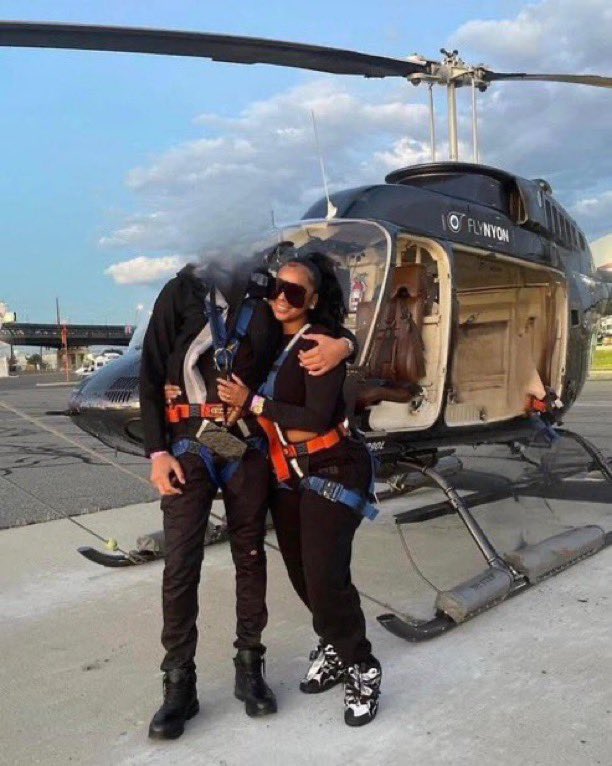 ayeejuju's tweet image. imagine doing all this for a girl and being posted like this 😭😭