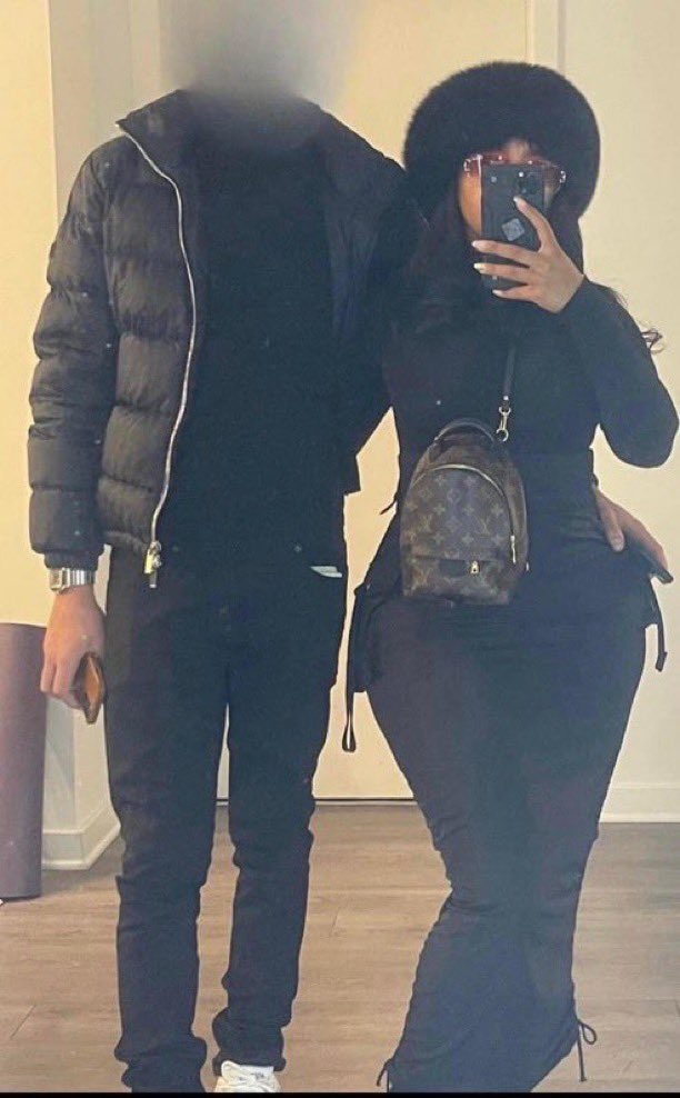 ayeejuju's tweet image. imagine doing all this for a girl and being posted like this 😭😭