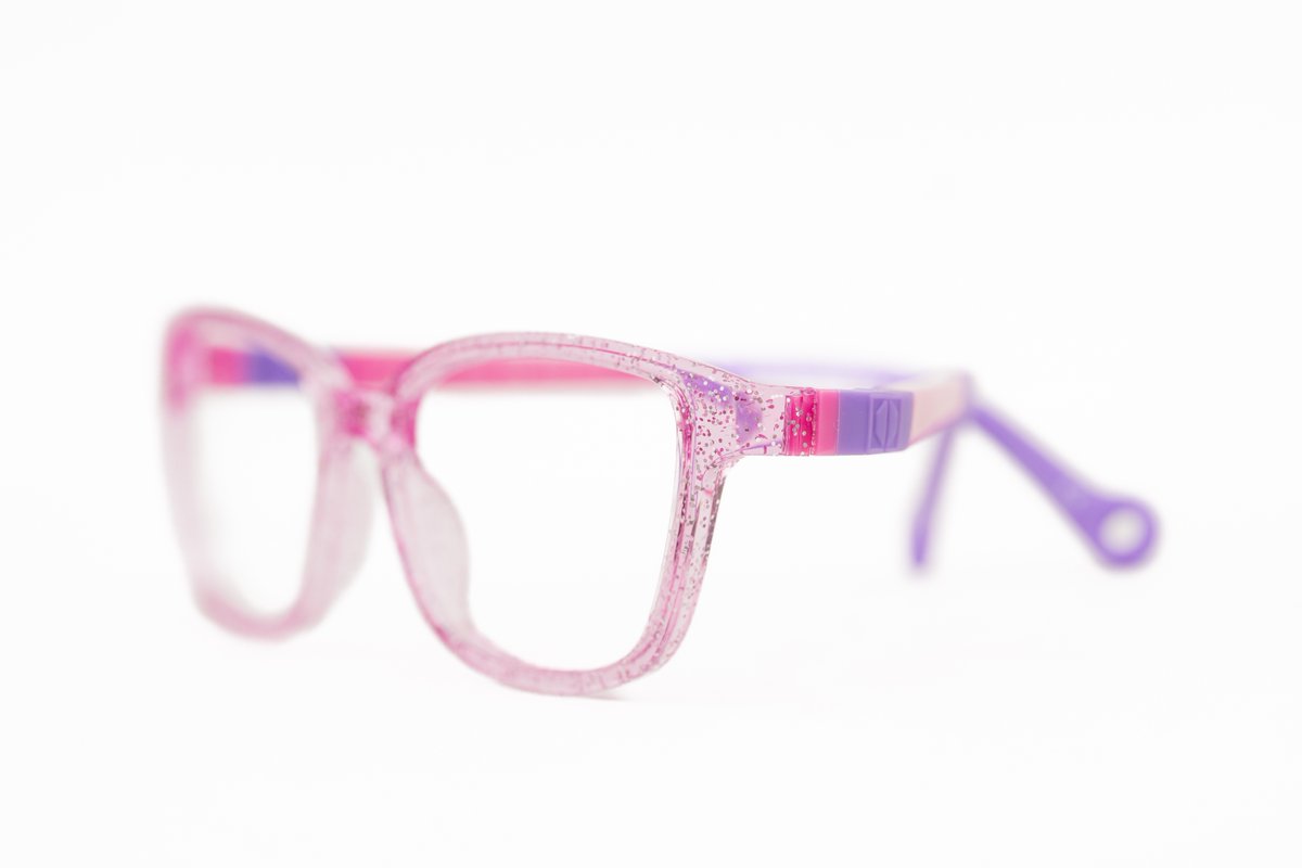 Marx_Optical's tweet image. Tired of flimsy kids’ glasses? Meet Demi and Dash! These stylish frames are built to last and perfect for your little ones’ adventures. And the best part? You can get both the frames and lenses for just $195! Check them out today! #KidsGlasses #DemiAndDash