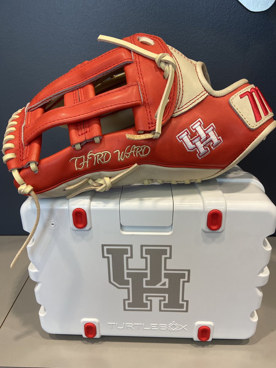 Shoutout <a href="/TurtleboxAudio/">Turtlebox Audio</a> for the speaker and hats‼️ #GoCoogs #ThirdWard