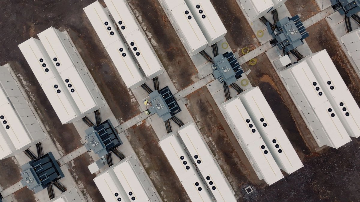 ajtourville's tweet photo. NEWS: @TeslaEnergy site comprised of 53 Megapacks is now energized in Ville-sur-Haine, Belgium 🇧🇪

Belgium's biggest battery (200 MWh and 50 MW) has completed its 3-day energization procedure – Site is fully operational, less than one year after the first shovel hit the ground. https://t.co/EpeyAtoWSD