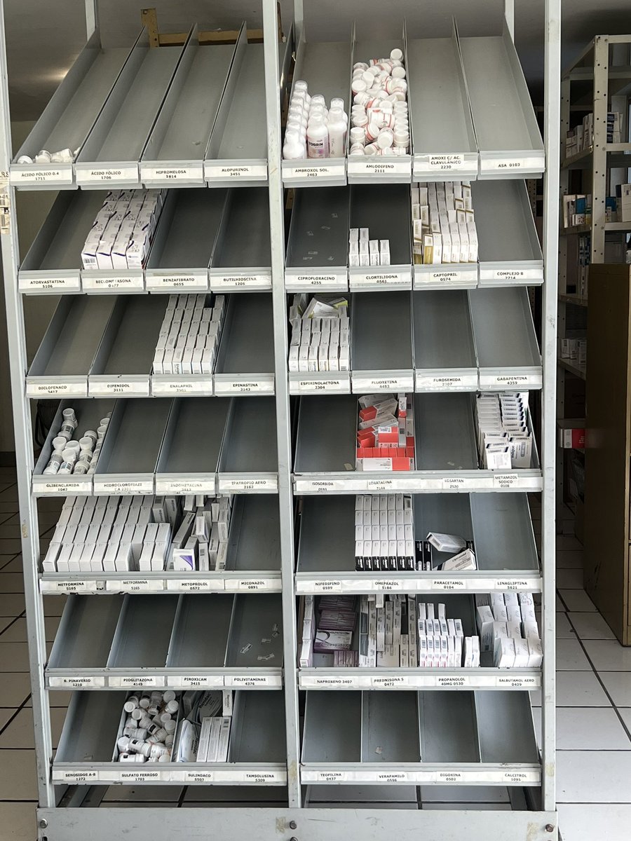 GravesMorgana's tweet photo. ¿Este es el sistema de salud mejor que el de Dinamarca? No tiene vergüenza el tipo ese @lopezobrador_  y su títere @Claudiashein 🤬🤬😡😡 https://t.co/cbPxUrVHvc