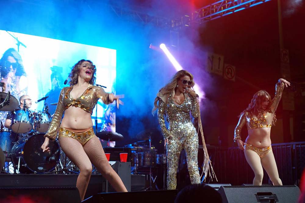 norteenlinea's tweet photo. Ninel Conde conquistó al público de Los Ángeles y recibió reconocimiento de la ciudad en el mes de la hispanidad. https://t.co/J7zKO5y9c5 https://t.co/qawvxFM2V6