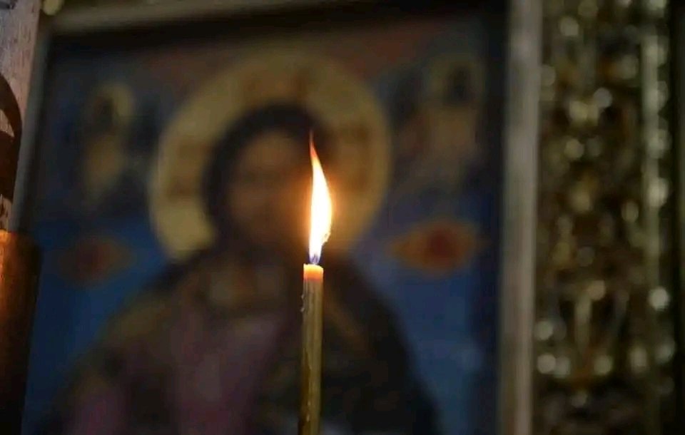 أَبَاكُمُ يَعْلَمُ ويَعتَنِي..!!