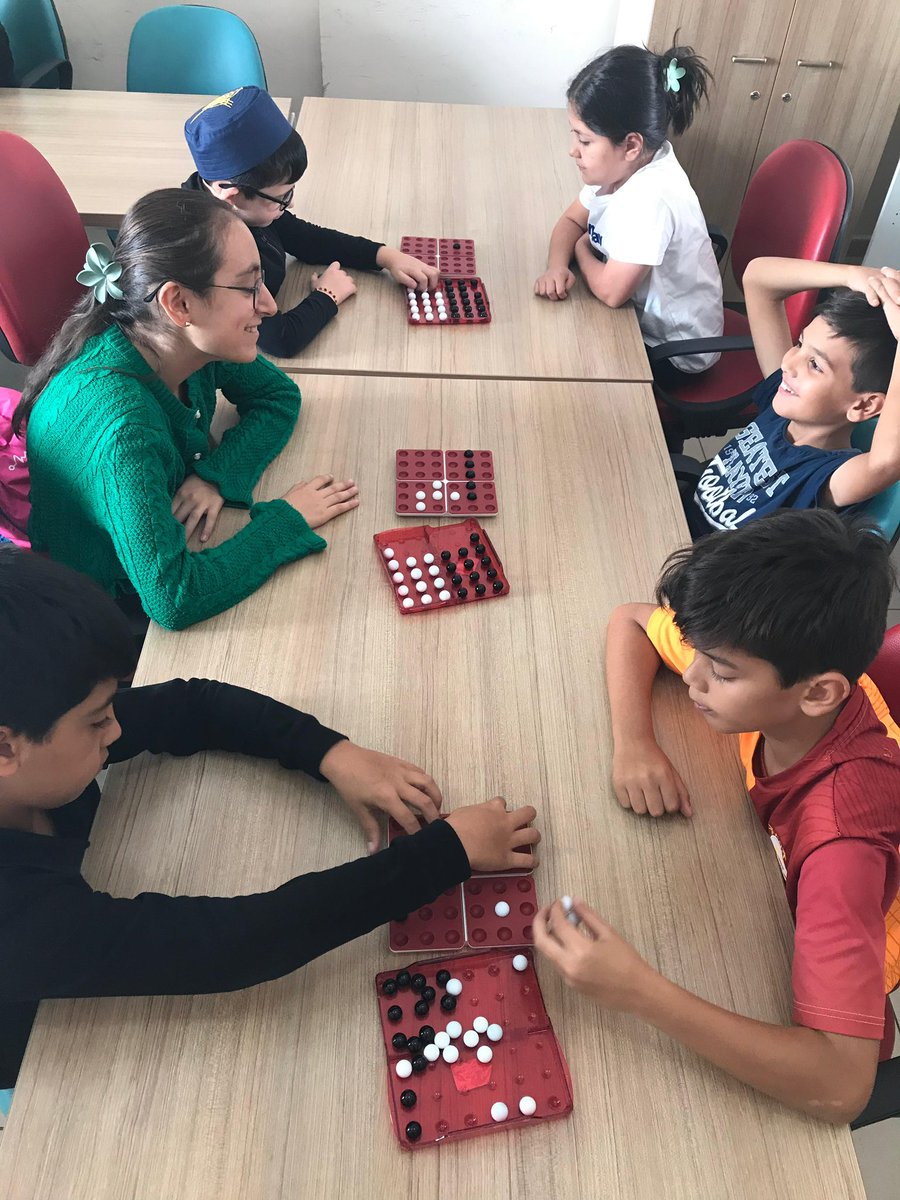 GSB_SorgunGM's tweet photo. Konsantrasyon, ilişkisel düşünme, görsel zeka ve geometrik algı becerilerini geliştiren iki oyunculu bir strateji oyunu olan #Pentago’yu öğrendik.🤩 #SorgunGençlikMerkezi https://t.co/TRcjsHpOwU
