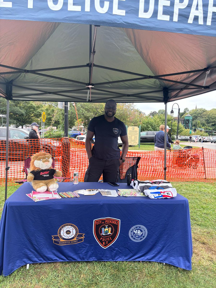 peekskillpolice's tweet image. We&apos;re sharing these awesome photos from the recent 15th Annual Irish Festival, held in the Riverfront Green Park.  This year we had the opportunity to participate in support of our D.A.R.E. and G.R.E.A.T. youth programs, an opportunity which we are grateful for.
