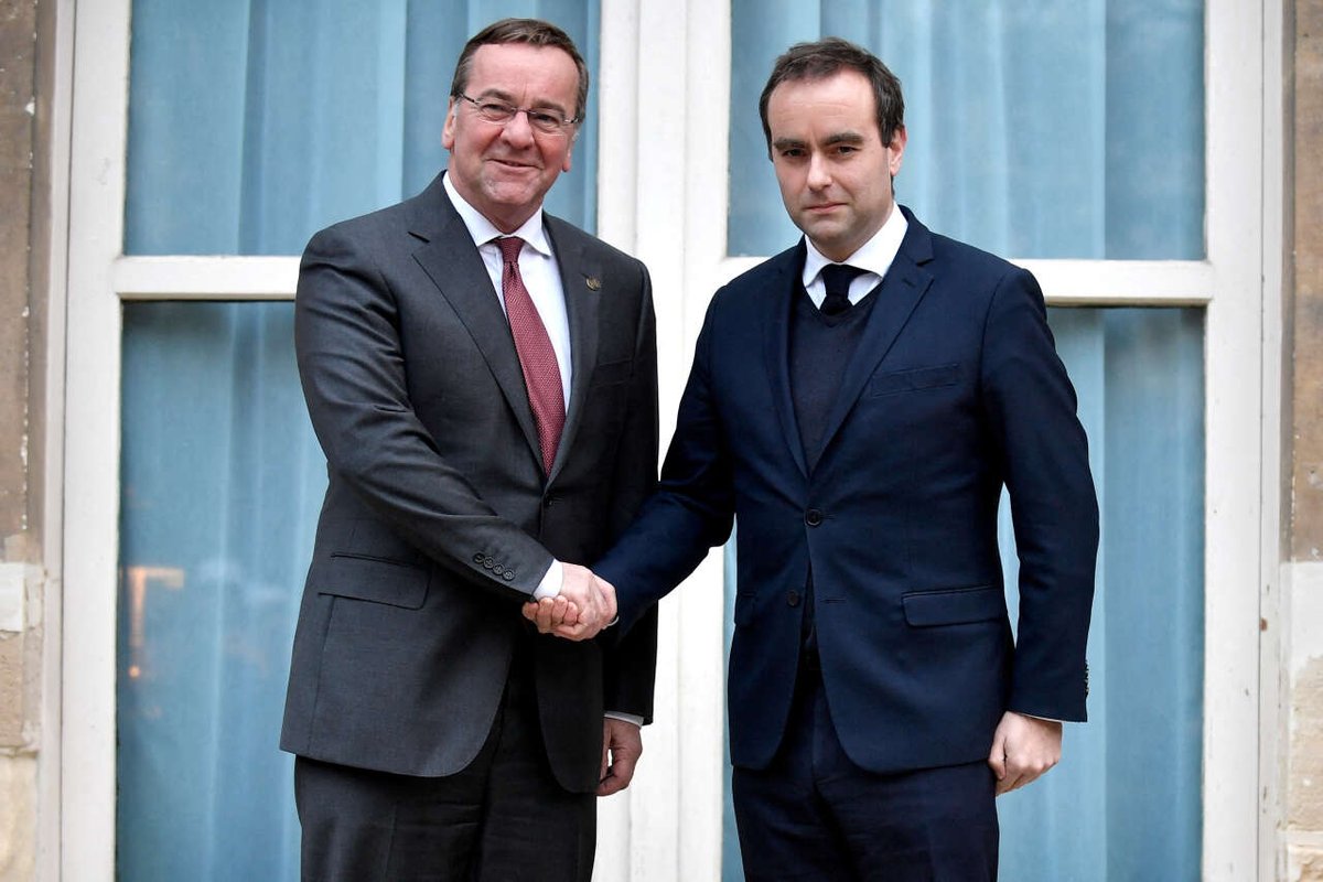 OpexNews's tweet image. 🇫🇷🇩🇪 &quot;Le projet du #SCAF est plus délicat [que le #MGCS]. Cet avion du futur doit répondre à de spécifications opérationnelles particulières pour la France : il doit pouvoir être armé d&apos;un missile nucléaire pour les FAS, ou pouvoir apponter sur le [#PANG]. De toute évidence, ni…