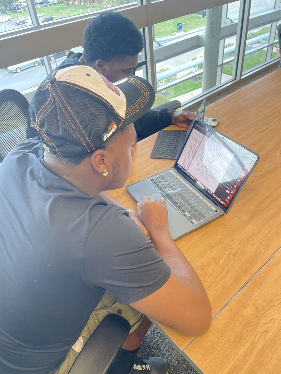 expbowiestate's tweet image. Balancing the books and the Bulldog pride! 📚🐾 Even during #HomecomingWeek, success starts with hitting the books. Stay focused, Bulldogs—you’ve got this! 💪🏽 #BSUHomecoming #StudyGrind #BowieStateStrong #HBCUExcellence