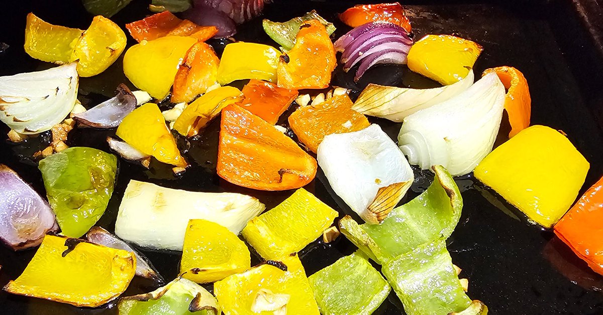 bigphil321's tweet image. It’s been a very long day…
Bedroom finished, the boss is absolutely delighted ❤️👍
Showered, cold un opened🚿🍻
Fresh salmon steaks, seasoned and in the pan, and some roasted veg charring away in the oven…
I think it’ll be an early night with #Joan on the tellybox😃