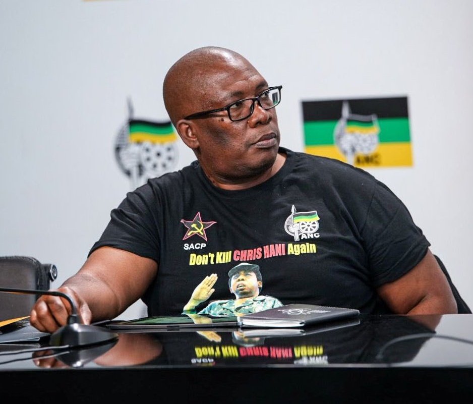 joy_zelda's tweet photo. Panyaza Lesufi 

This guy has more balls than Cyril Ramaphosa and Fikile Mbalula combined.

Government of National Unity Gayton https://t.co/47b1zWn0cQ