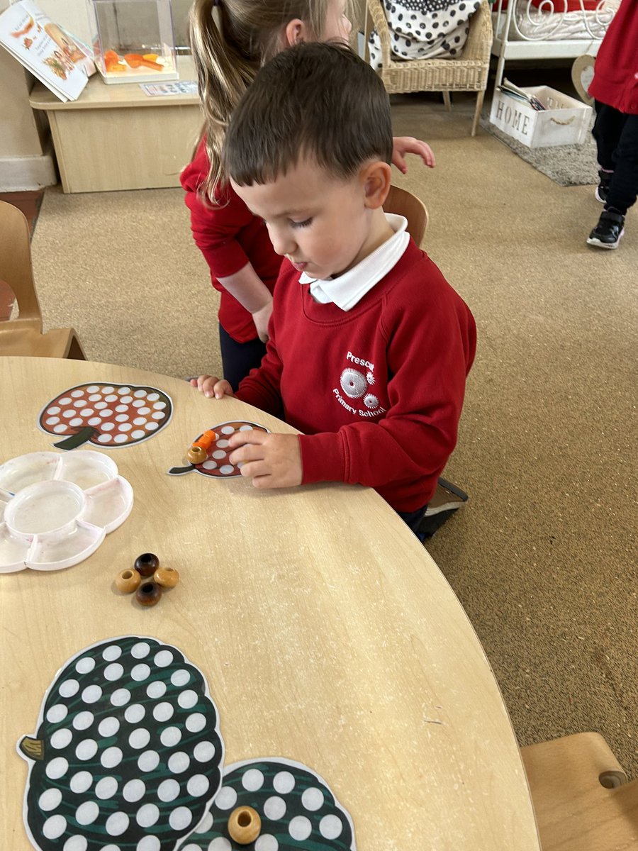 PCPNursery's tweet image. #funkyfingers #finemotordevelopment