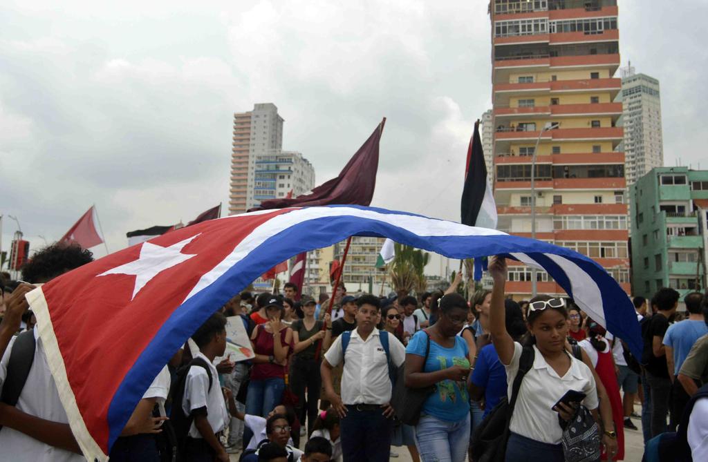 AsambleaCuba's tweet photo. Desde la Fragua Martiana hasta la Tribuna Antimperialista, el pueblo cubano🇨🇺 en marcha en solidaridad con Palestina🇵🇸

✅️La marcha estuvo encabezada por @DiazCanelB, Esteban Lazo, @MMarreroCruz y otras autoridades de nuestro país 

#FreePalestine https://t.co/adWX1p2gqf