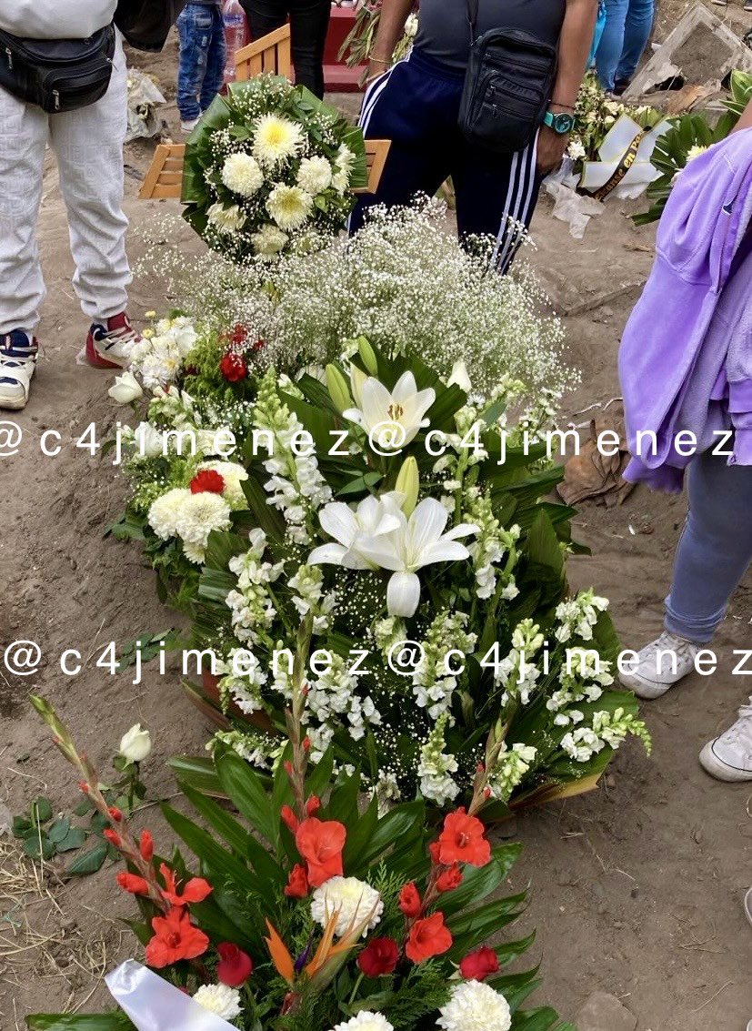 c4jimenez's tweet photo. ABANDONARON AL NIÑO CRUZ… SU PADRASTRO LO MATÓ… YA LO SEPULTARON
El papá del pequeño pidió ayuda al @DIFEM_ 
Los vecinos denunciaron en @DIFCDMX
Pero nadie lo rescató del infierno en el q vivía.
@SSC_CDMX detuvo al tipo q lo mató.
Así lo enterraron.

El caso #C4EnAlerta https://t.co/vrhCIpcozF