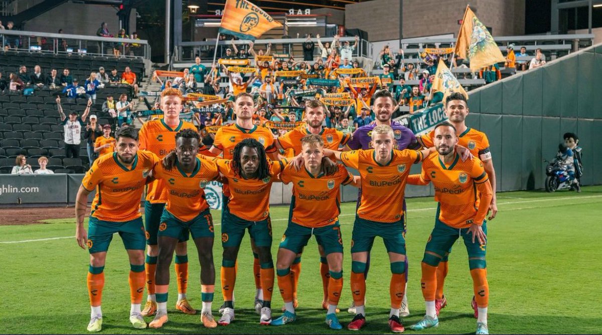 WiReD619's tweet photo. The final regular season ride with the squad 🥲 I hope y’all look upon this with the same joy and love that I do. 10/14/23 @TheLocalsSG @fronteraultras @sd_fiend_club @Rainbow_Loyals https://t.co/k4nKrEjpLg