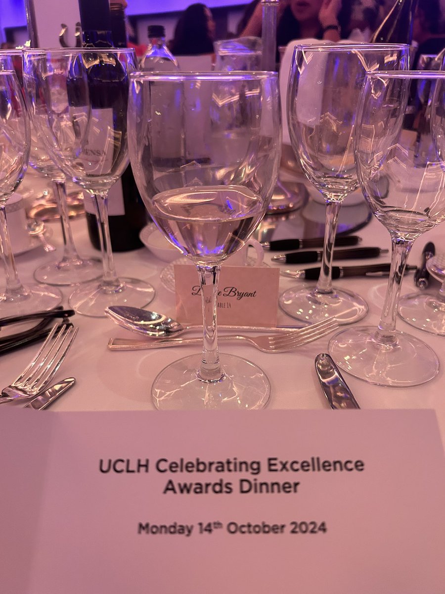Thank you <a href="/UCLHCharity/">UCLH Charity</a> <a href="/jane8keep/">Jane Keep</a> <a href="/uclh/">UCLH</a> colleagues. So nice to spend time with all you brilliant people tonight. ❤️ #oneteam