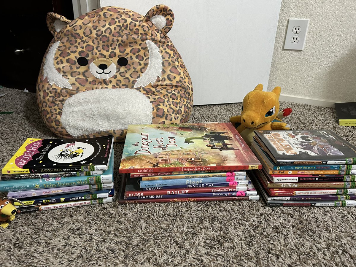 KaitlynLeann17's tweet image. Our latest #library haul(my 8 yo and me). Gold star if you tag some of these incredible creators! #pb #earlyreader #cb #amreading