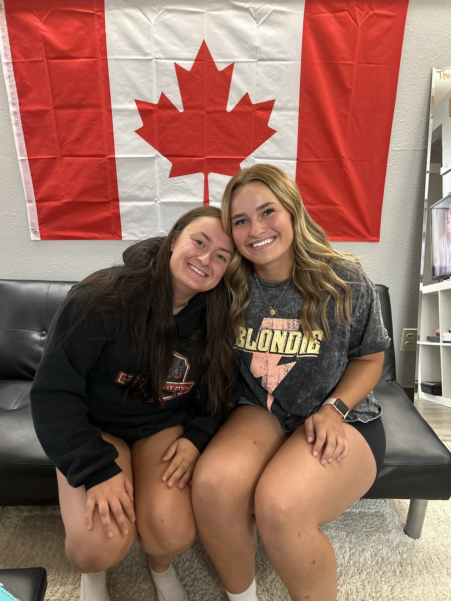 softball_dcc's tweet photo. Happy Canadian Thanksgiving Buc Nation 🇨🇦 https://t.co/Jmo5aijcKY