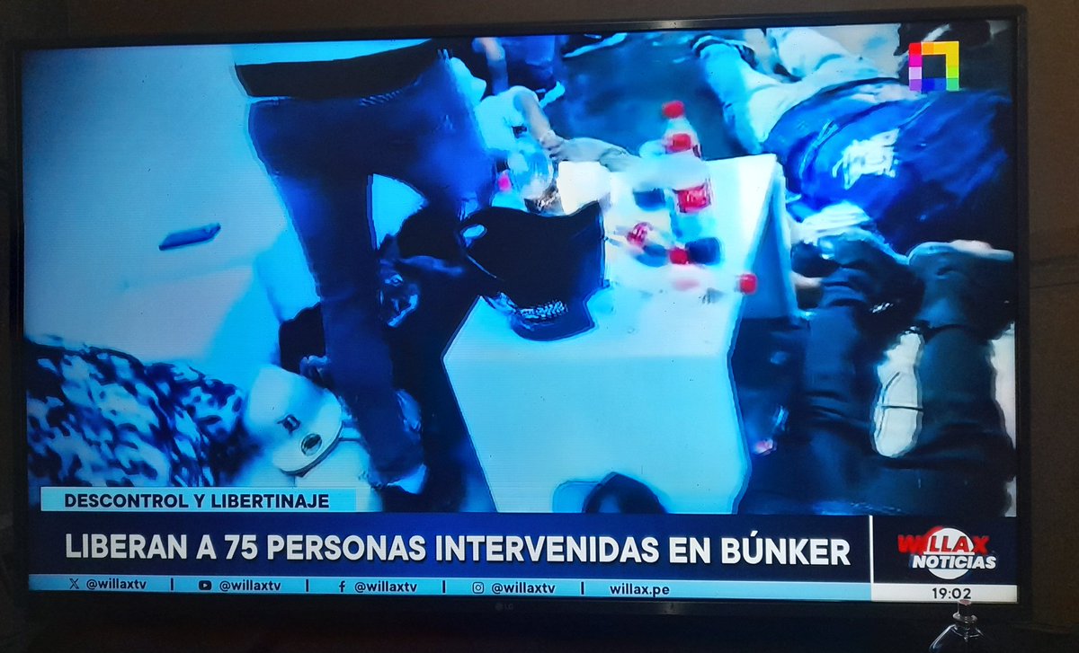Ked17Dynamo's tweet photo. @MininterPeru @PoliciaPeru Total, el chiste se cuenta solo https://t.co/t78jcckaSv