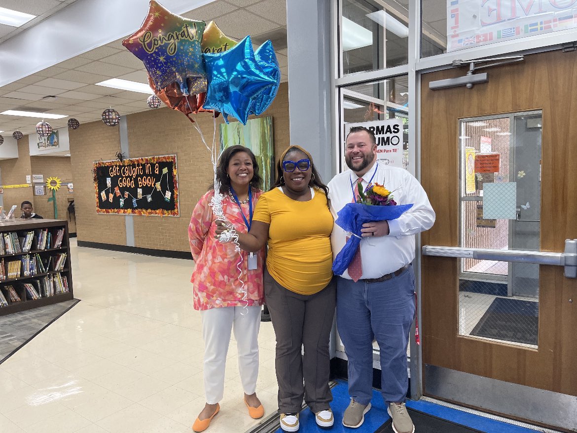 LCSJackets's tweet photo. 📸 Jihan Harvey, Principal at Southwest Elementary Global Academy, proudly serves as your Lexington City Schools Principal of the Year! 🏆 Continuing to lead with excellence and helping everyone Thrive in the Hive! 🐝💛
#LCS #PrincipalOfTheYear #ThriveInTheHive #SWEGA https://t.co/c1rAZu5xY0