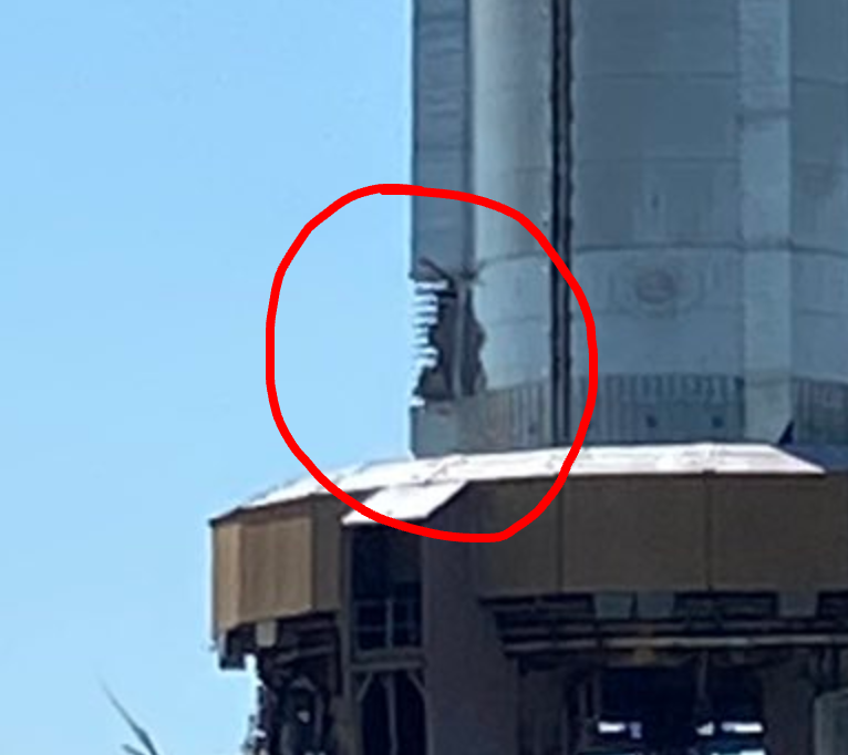 returnofthefro's tweet photo. @NASASpaceflight Is there any info on what happened here? I assume that's where the flamey party was coming from. https://t.co/VQsE9pf6rF