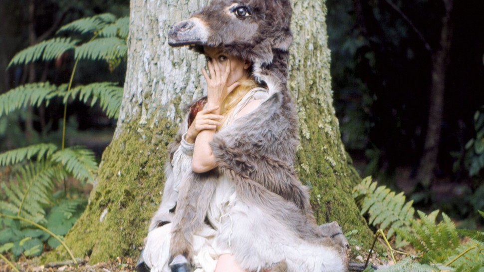 vikare06's tweet image. The beautiful french fantasy musical "Donkey Skin" (1970) directed by Jacques Demy, shot on Kodak Eastmancolor