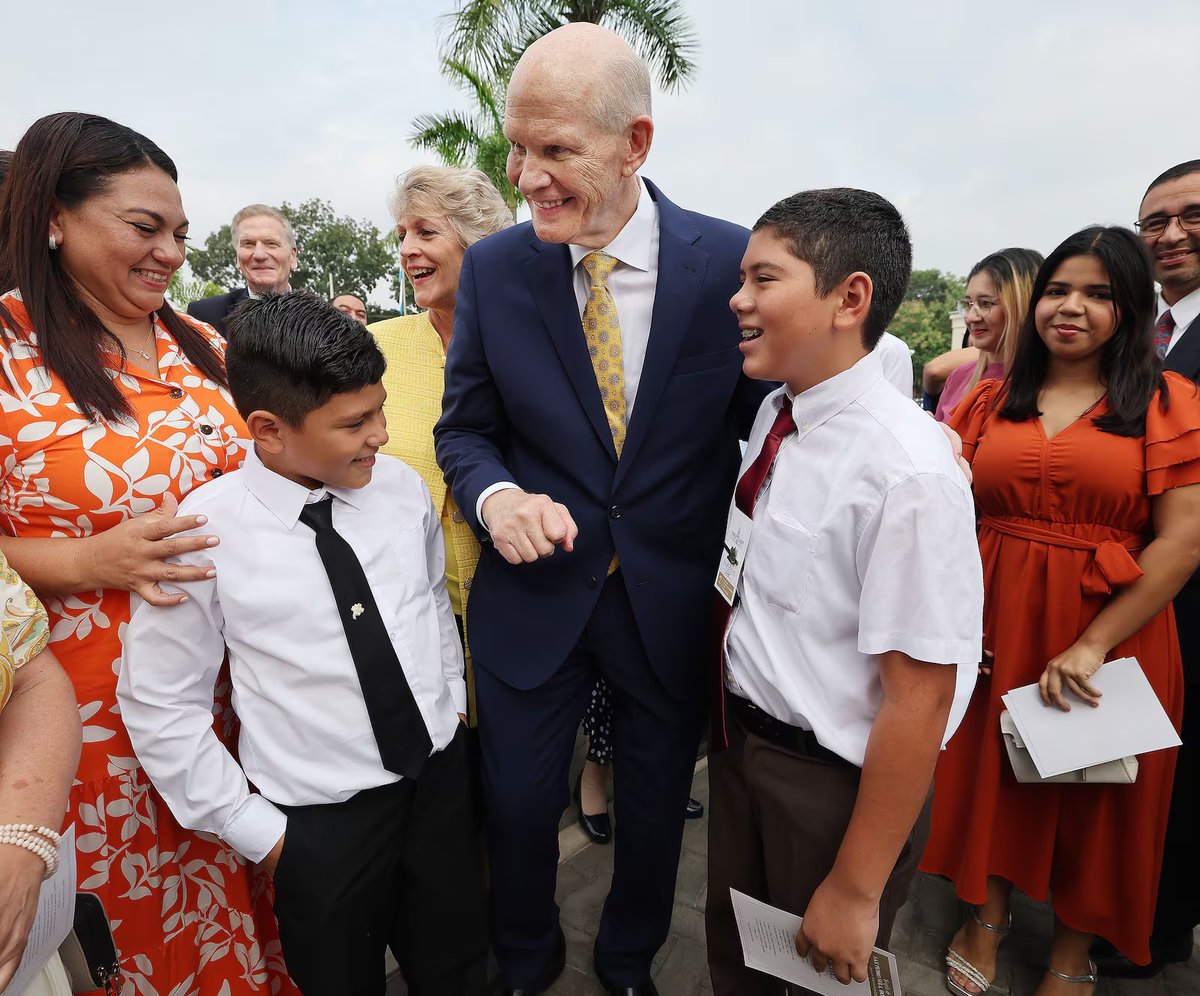 DaleGRenlund's tweet image. The testimonies of the members of The Church of Jesus Christ of Latter-Saints in Honduras run deep. Honduras was named so by Christopher Columbus because "hondo" in Spanish means "deep." This depth of faith and faithfulness of the people who live there is the reason the Lord…