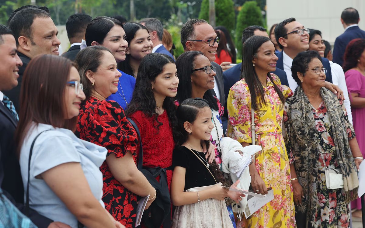 DaleGRenlund's tweet image. The testimonies of the members of The Church of Jesus Christ of Latter-Saints in Honduras run deep. Honduras was named so by Christopher Columbus because "hondo" in Spanish means "deep." This depth of faith and faithfulness of the people who live there is the reason the Lord…